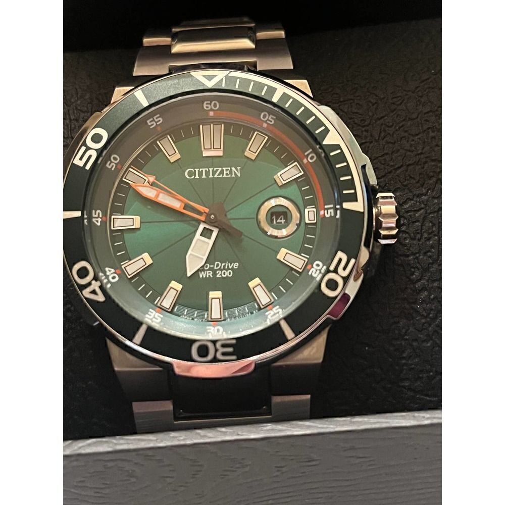 Citizen Men's Sport Green Dial Date Display NWT